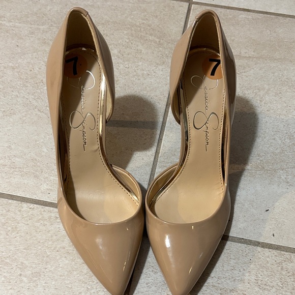 Jessica Simpson Women's Beige Heels - Picture 1 of 2